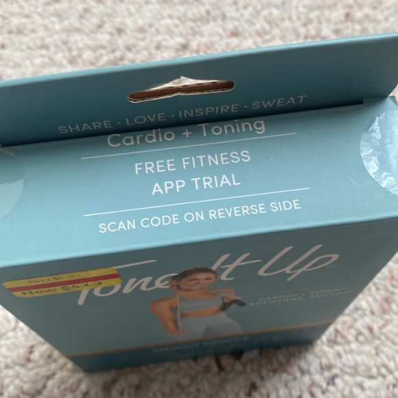 Tone it up jump rope and free fitness trial cardio and toning gym workout - Picture 2 of 7